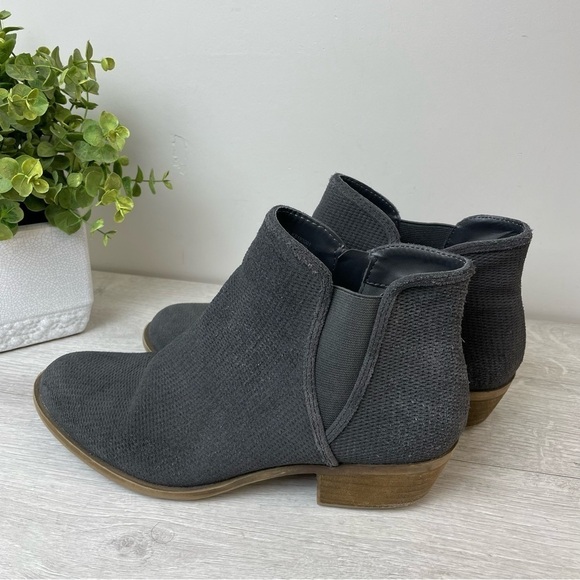 KENSIE Gerona Gray Suede Booties Size 8.5M - Picture 1 of 9
